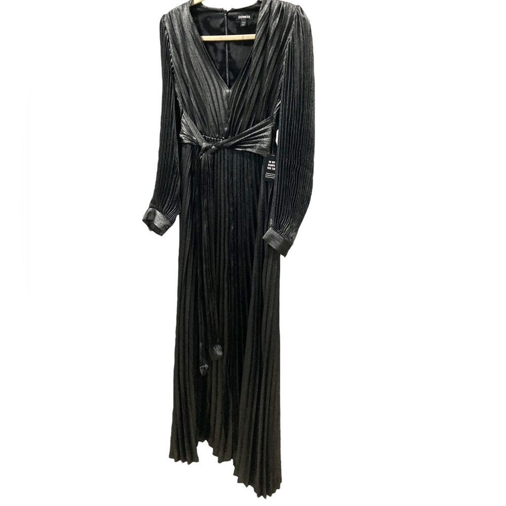 NWT Express Black Metallic Pleated Maxi Dress. Women’s xs. - Picture 6 of 7